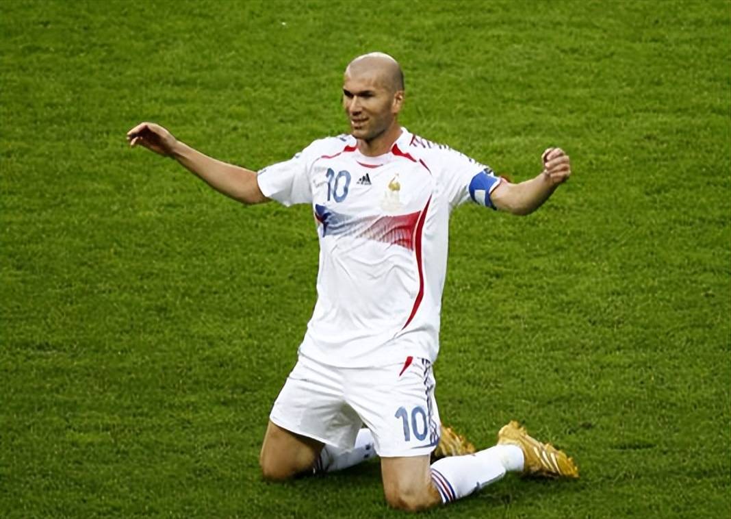 据准球王的, 荣誉于一身