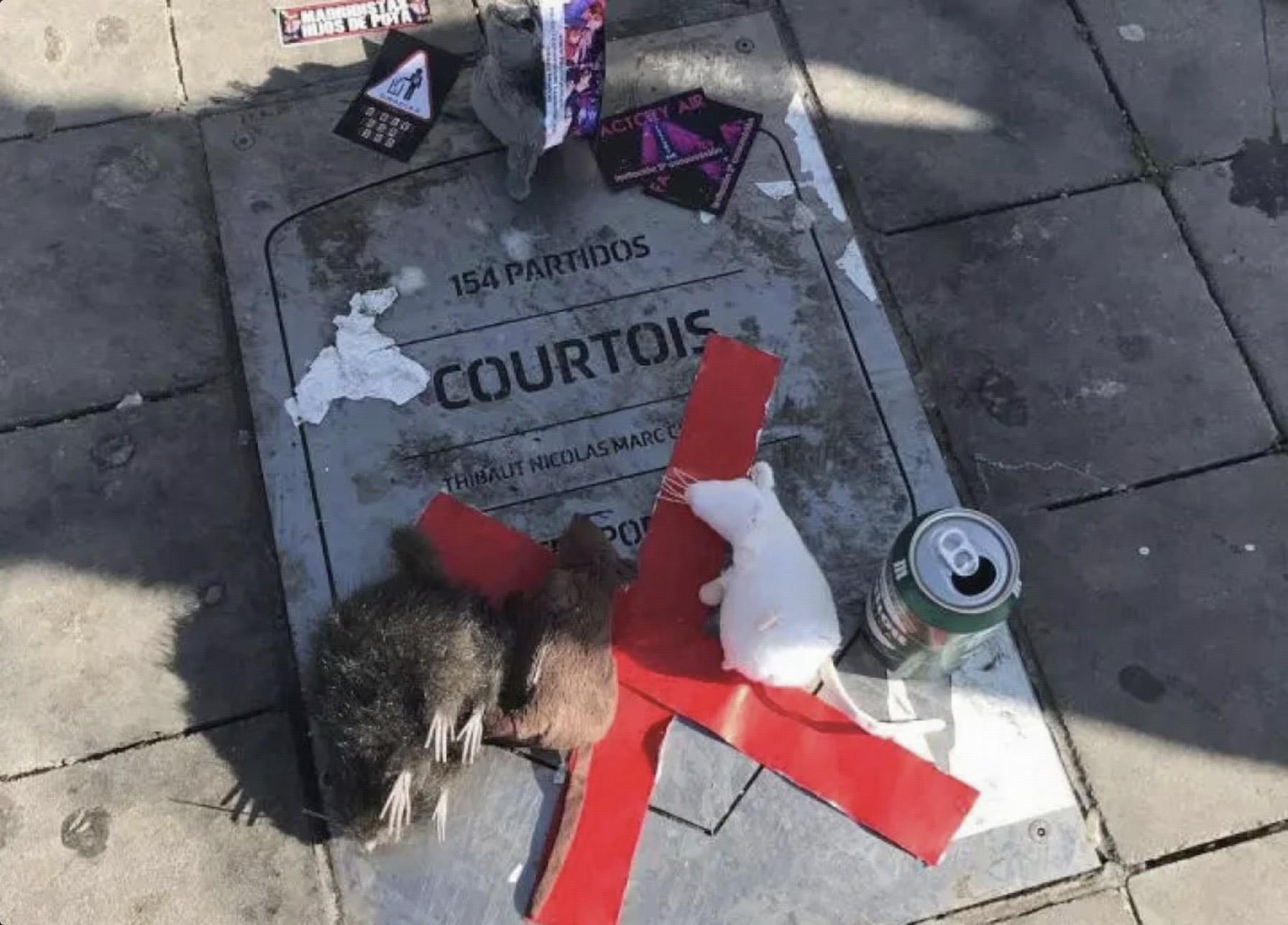 过百场的球, jpg, 他们的铭牌